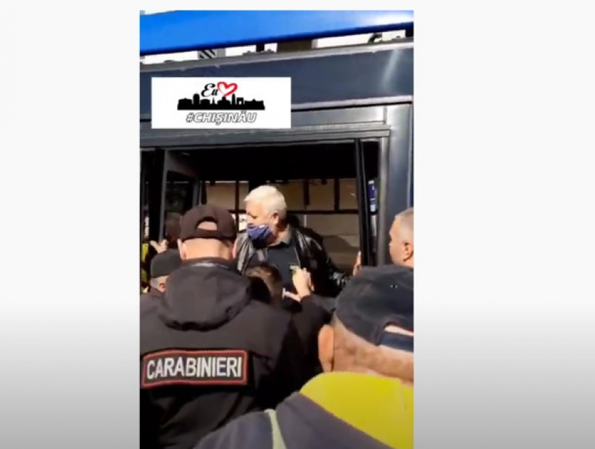 18+ Истерика в кишиневском троллейбусе из-за отсутствия маски