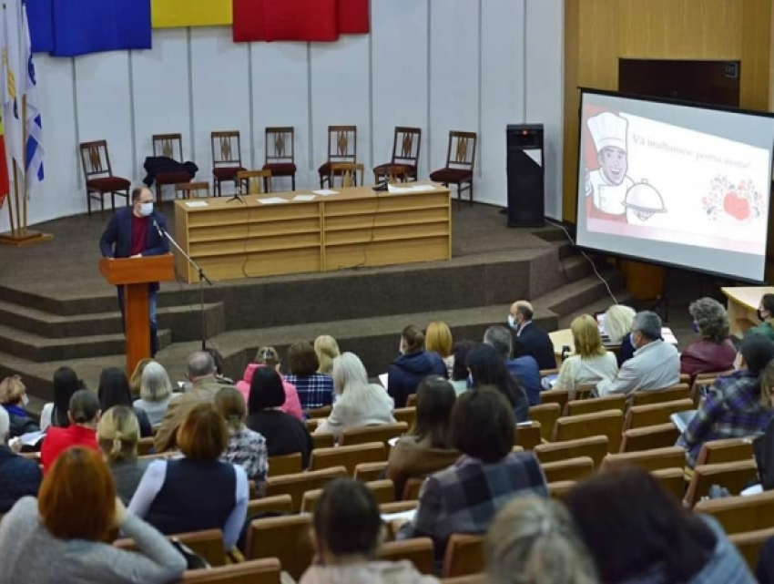 Чем будут питаться воспитанники детсадов, активно обсуждают в Кишиневе