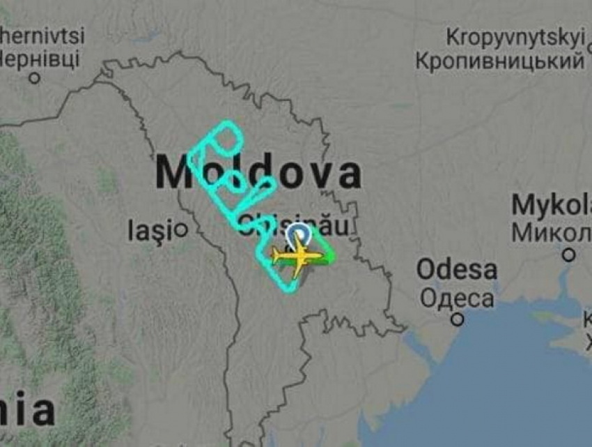 Самолет молдавской компании в воздухе у украинской границы «написал» слово «расслабьтесь»
