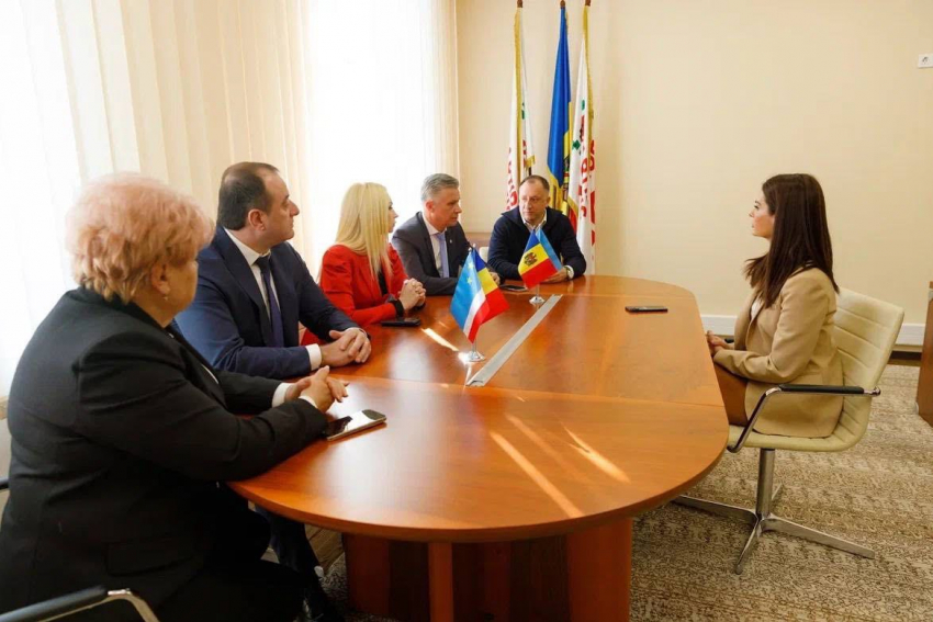 Башкан Гагаузии встретилась с депутатами команды Илана Шора и призвала их объединить усилия, чтобы «не допустить поглощения Румынией и вхождение в состав ЕС"
