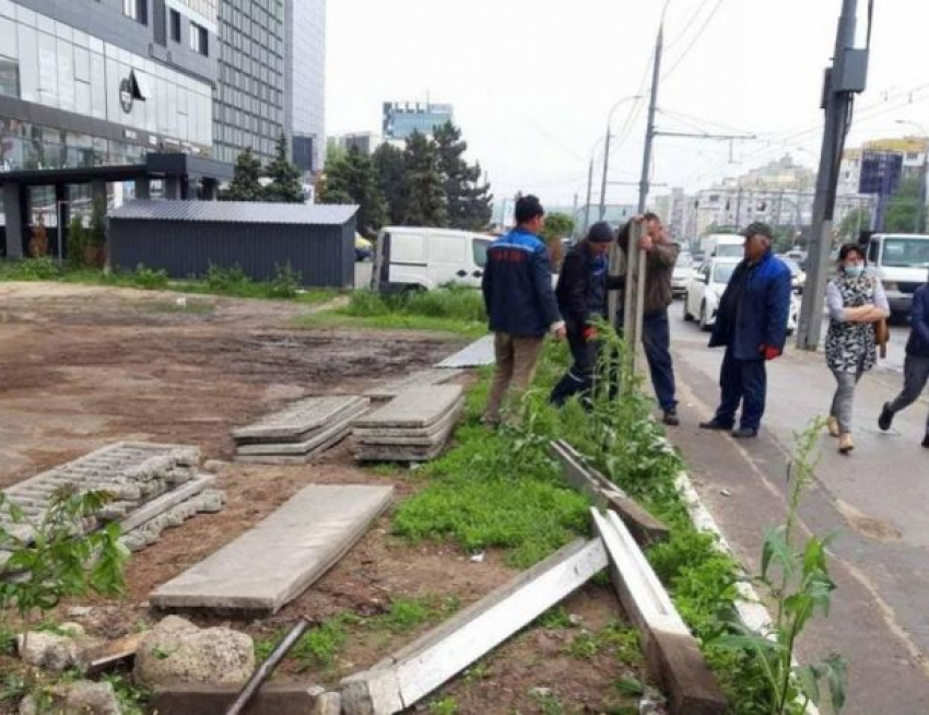 В центре Кишинева платную парковку могут превратить в бесплатную