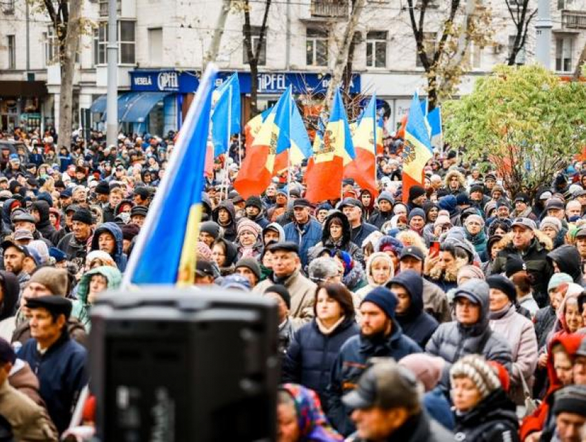 Более 50 тысяч человек протестуют против захваченной Генеральной прокуратурой