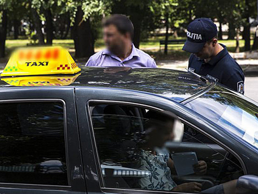 Подвергнутые наказанию водители такси обвинили власть в репрессиях