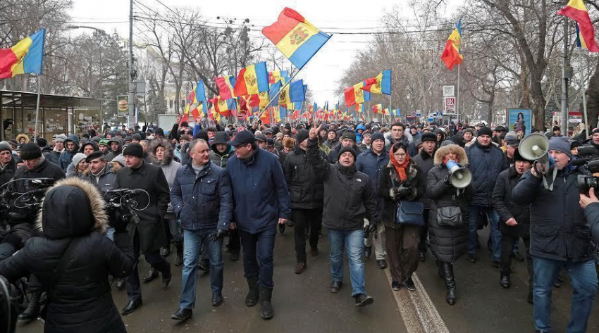 LIVE! В Кишиневе проходит грандиозный митинг за досрочные выборы 