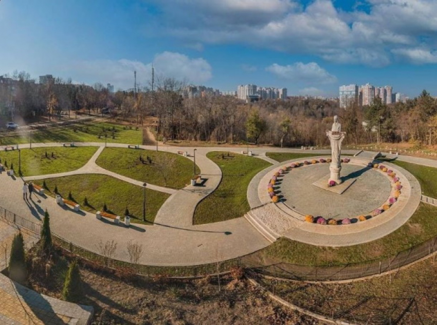 Новый монумент украсил Кишинев