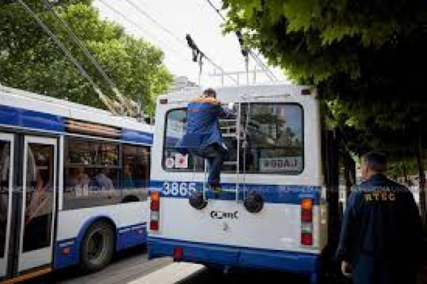 В центре Кишинева утром не работали светофоры и не ходили троллейбусы