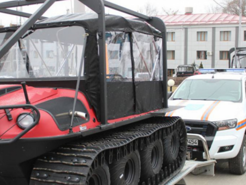 Служба спасателей Молдовы получила 24 машины специального назначения и новые внедорожники