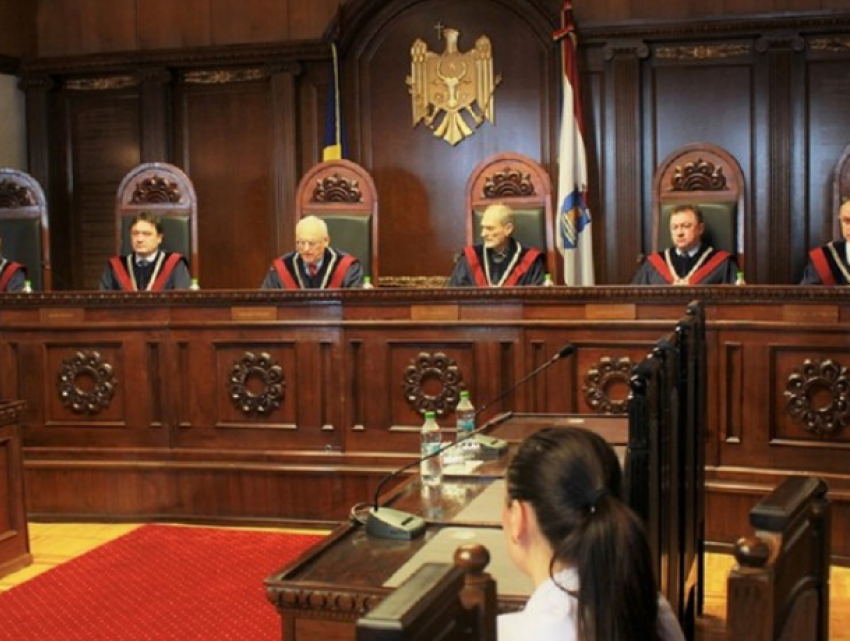 Молдавские судьи регистрируют дорогие автомобили и недвижимость на жен и родственников