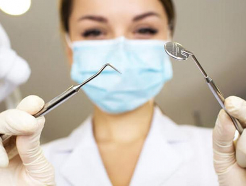 Большая часть молдаван до последнего откладывает посещение стоматолога