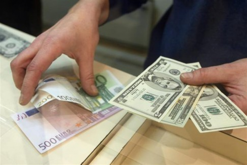 Жители Молдовы смогут запрашивать аннулирование операции по обмену валюты в течение 30 минут после нее 