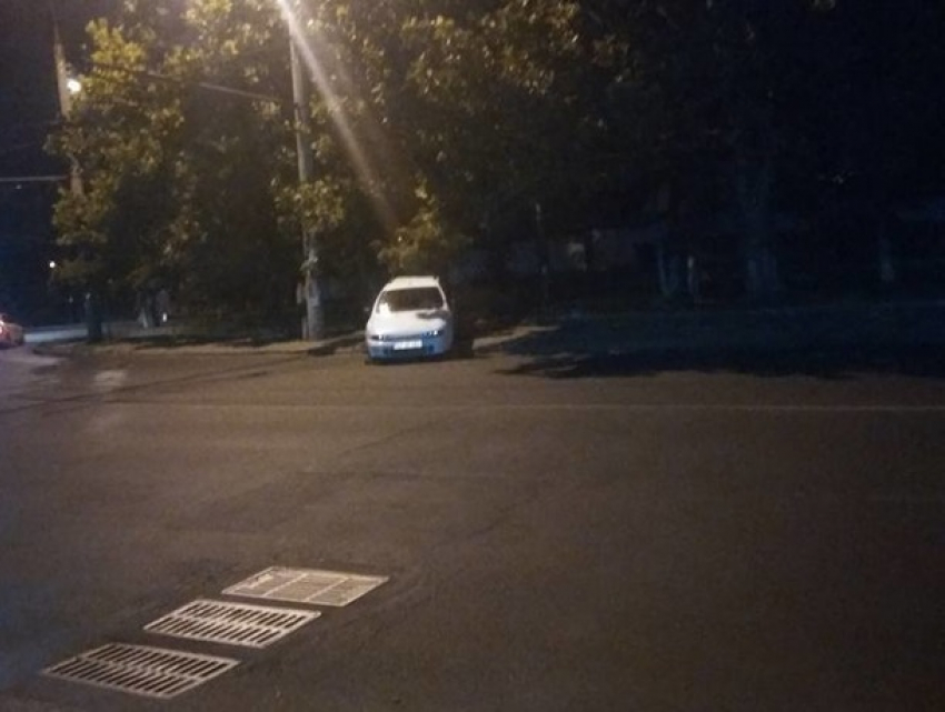 "Сбежавшую» с парковки машину запечатлели в Кишиневе 