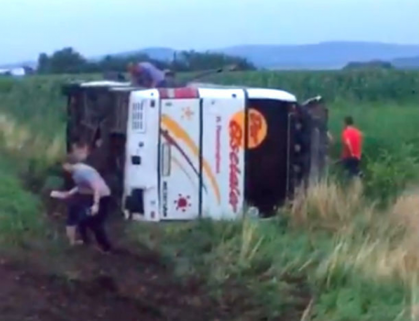 Дети из Беларуси пострадали в автобусе, который перевернулся на румынской трассе