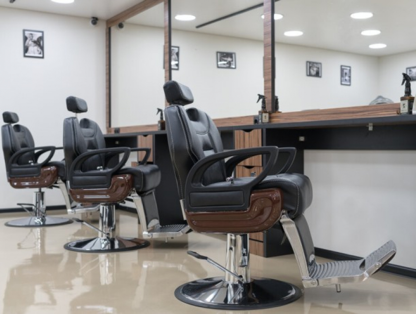 +11. Вот такой ты парикмахер, никому не нужен... совсем