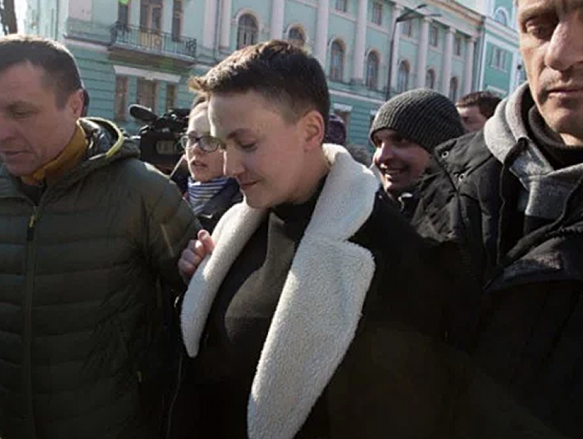 Надежду Савченко задержали в здании Верховной Рады и проводили на допрос в СБУ 