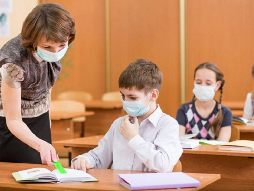Из-за экономии на обогреве и электричестве молдавские школьники могут вернуться к онлайн-обучению