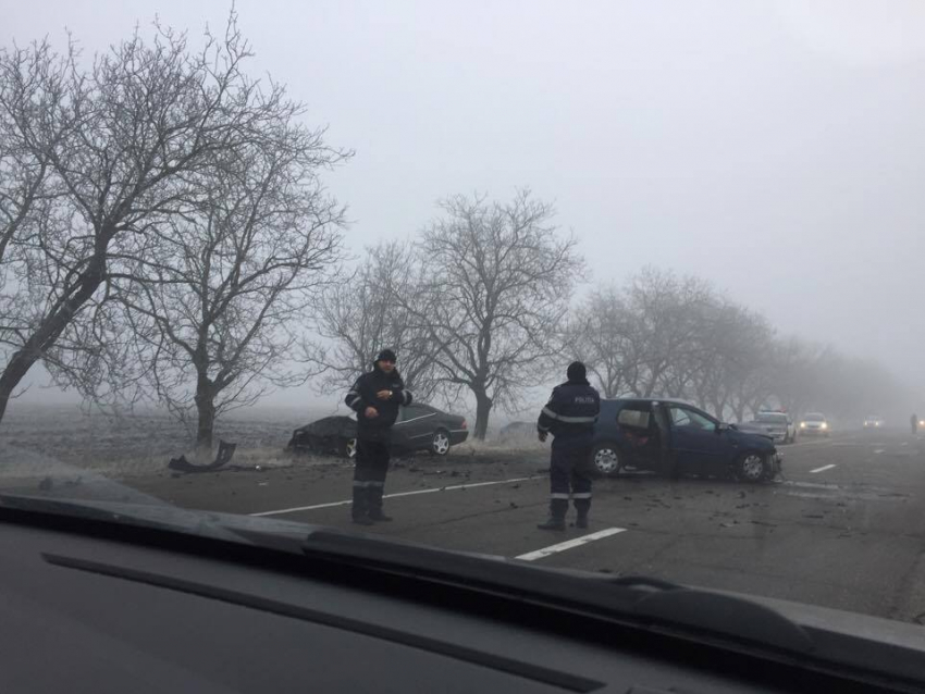 На трассе Кишинев-Бендеры столкнулись два автомобиля
