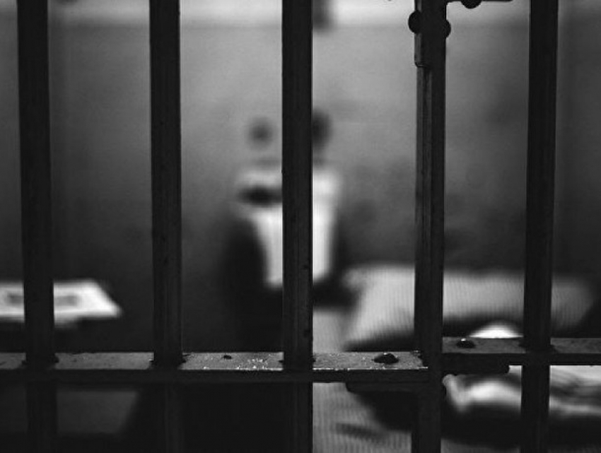 Беременна в 12: двое братьев получили по 10 лет за насилие над сестрой