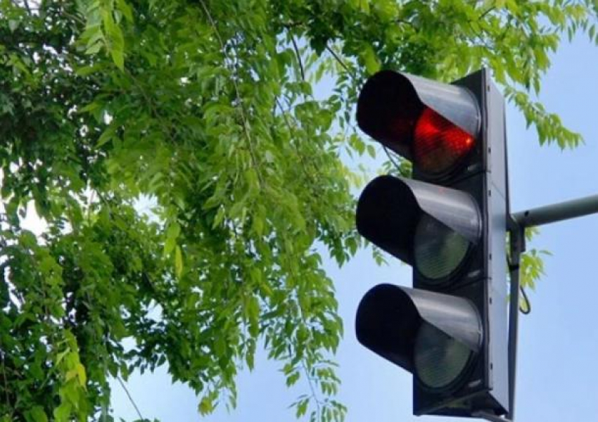 У дорогого ЖК на Ботанике установили «умный светофор»
