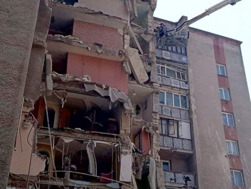 Правительство выделило деньги на компенсации пострадавшим от обрушения жилого дома в Атаках