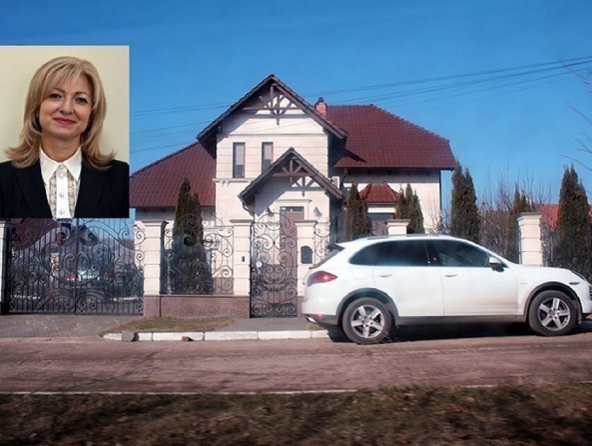 Молдавские чиновники задекларировали люксовые автомобили стоимостью в несколько тысяч леев