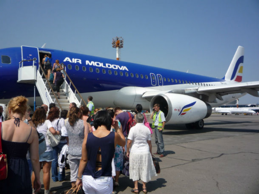 «Вне себя от злости»: жительница Кишинева пожаловалась на проблему с Air Moldova