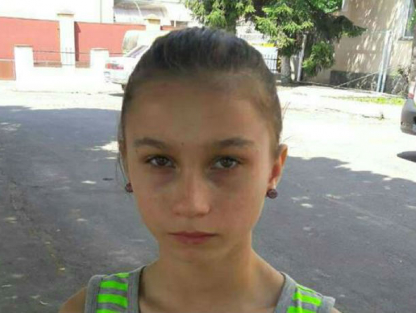 15-летняя кареглазая девочка исчезла в Сорокском районе