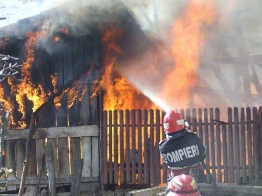 Пожар в Хынчештском районе лишил крова семью
