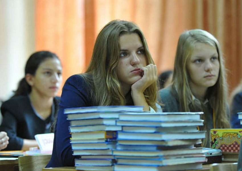 Школьные учебники объявили молдаван и румын одним народом