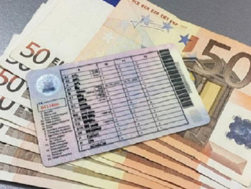 В Кагуле мужчина предложил помочь получить водительские права за 650 евро, но попал впросак
