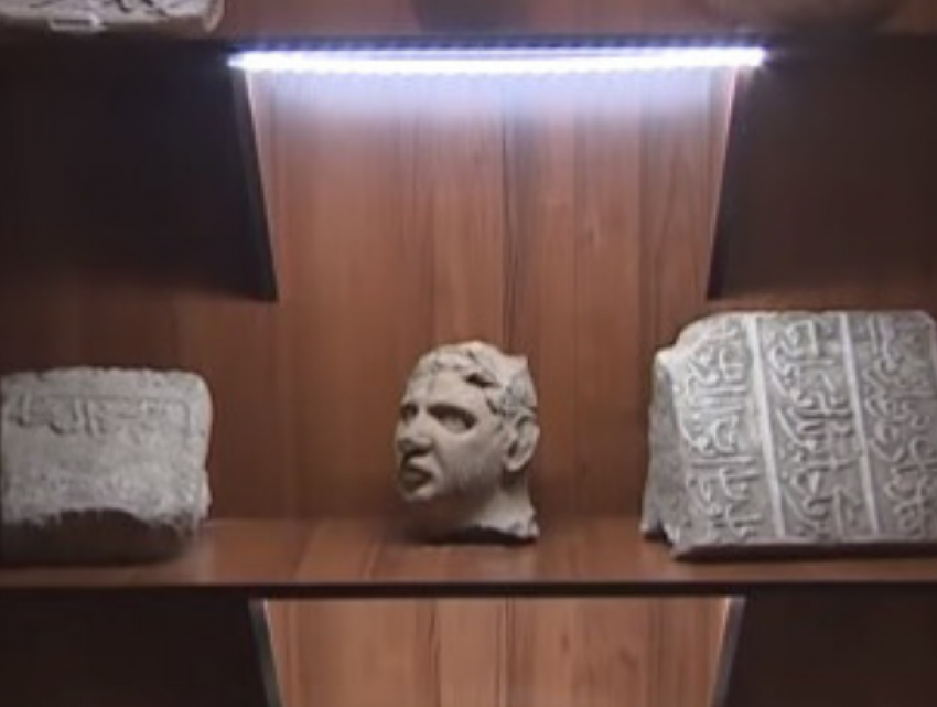 Таинственная глиняная голова неизвестной скульптуры найдена в Днестре