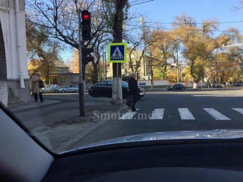 Киртоакэ взялся за старое: мэр снова припарковался в неположенном месте 