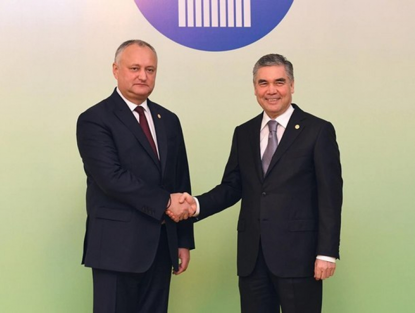 Игорь Додон прибыл в Ашахабад, где провел встречу с президентом Туркменистана