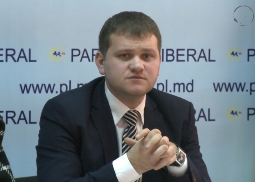 Либерал Мунтяну удивлен выходом из ПКРМ Решетникова: Он же родственник Воронина 
