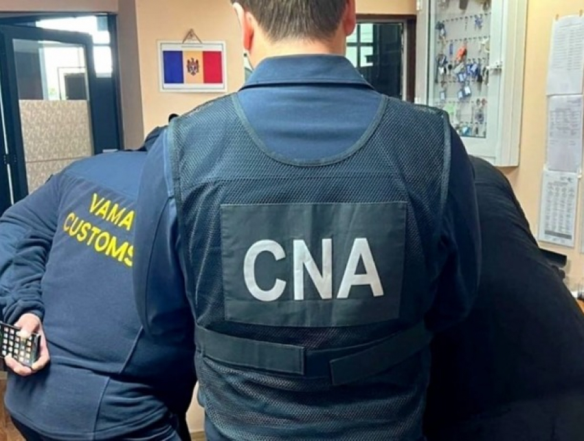 Взяточники на таможне: Обыски в Леушенах вскрыли схемы, 6 сотрудников пойдут под суд