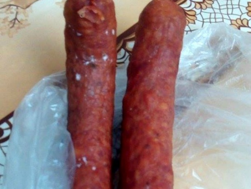 Скандал на ярмарке в Бельцах устроила купившая испорченную колбасу женщина