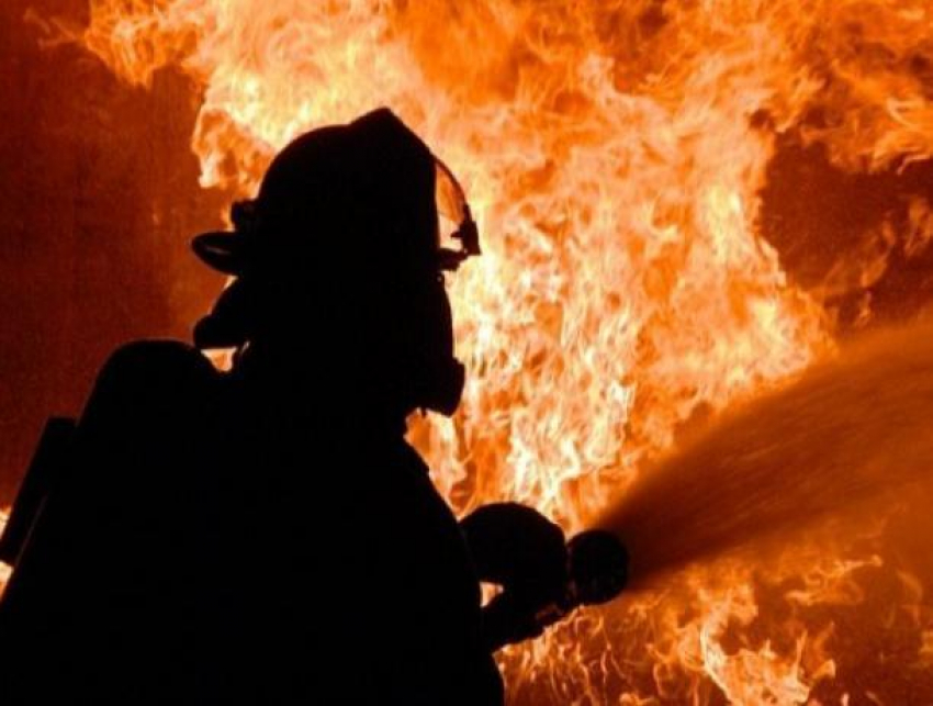 Взрыв в Унгенах – в частном хозяйстве взорвался газовый баллон, хозяин получил тяжёлые ожоги