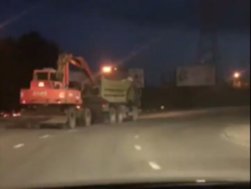 Кто кого тянет - молдавский философский диспут о природе камаза и экскаватора