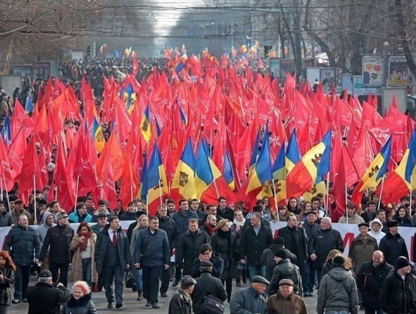 Прямая трансляция маршей и митингов ПСРМ в поддержку инициатив президента