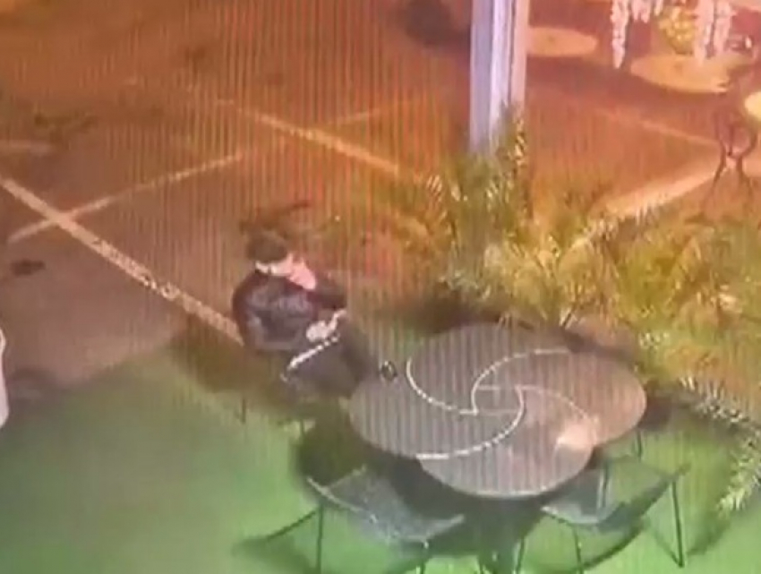 Уроженец Молдовы зарезал бармена в Италии: опубликовано шокирующее видео