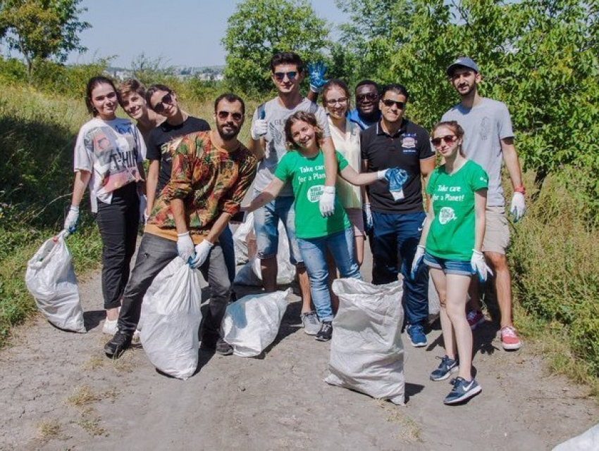 Генеральную уборку зеленых зон страны устроили волонтеры в Международный день чистоты