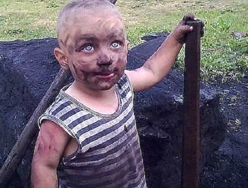«Ад пуст, все черти на земле»: недовольные жители Кишинева облили опасной жидкостью детские площадки