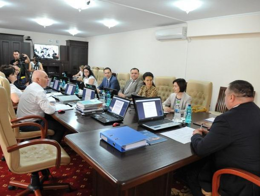 ВСМ потребовал отставки судьи Конституционного суда Корнелиу Гурина