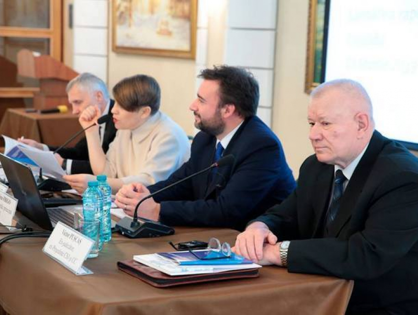  Международная комиссия юристов назвала основные проблемы молдавской юстиции