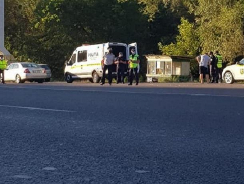 Полиция устроила фильтры на въезде в Кишинев, многие водители были вынуждены уплатить штрафы