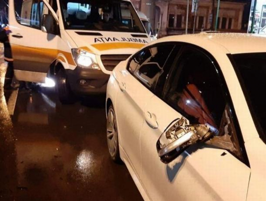 В столице женщина за рулем авто с румынскими номерами сбила двух девочек на пешеходном переходе, пострадавшие – без сознания