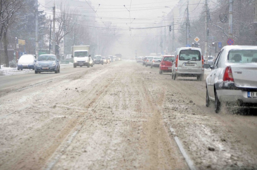 Ситуация в Кишиневе на 14.00: некоторые улицы очищены, более 100 домов подключены к отоплению