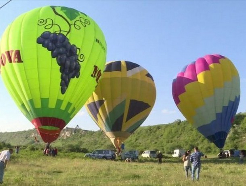 Потрясающие виды Старого Орхея с высоты птичьего полета: снимки с фестиваля воздушных шаров
