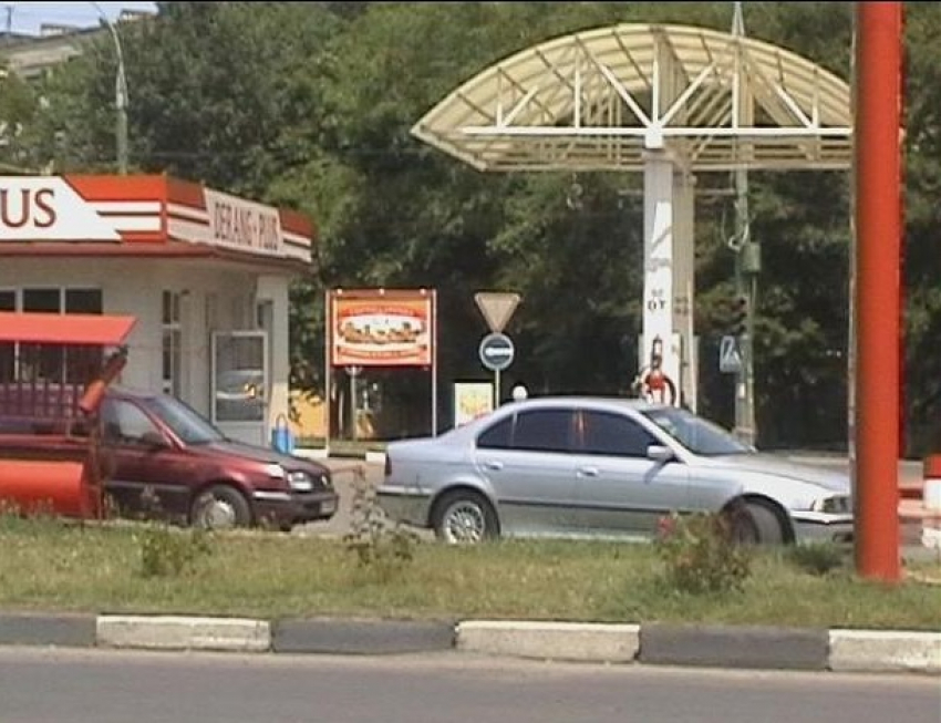 Каждая вторая АЗС в Молдове ворует топливо у автомобилистов, - АЗП