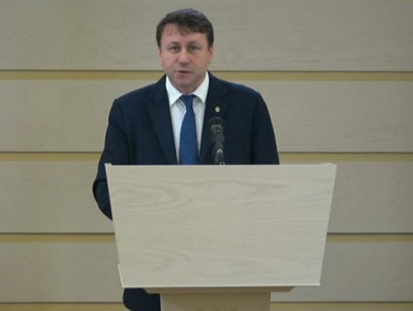 Парламенту представлены предварительные отчеты о приватизации аэропорта и «Аir Moldova"