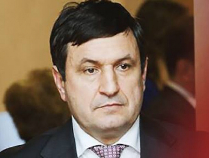 Кишиневский райсуд приказал немедленно восстановить в должности Михая Молдовану